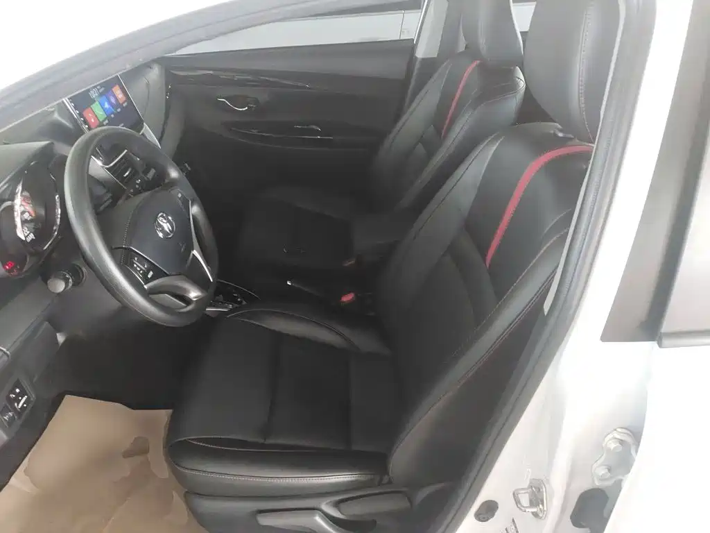 Toyota Yaris L 2022 — фото 15