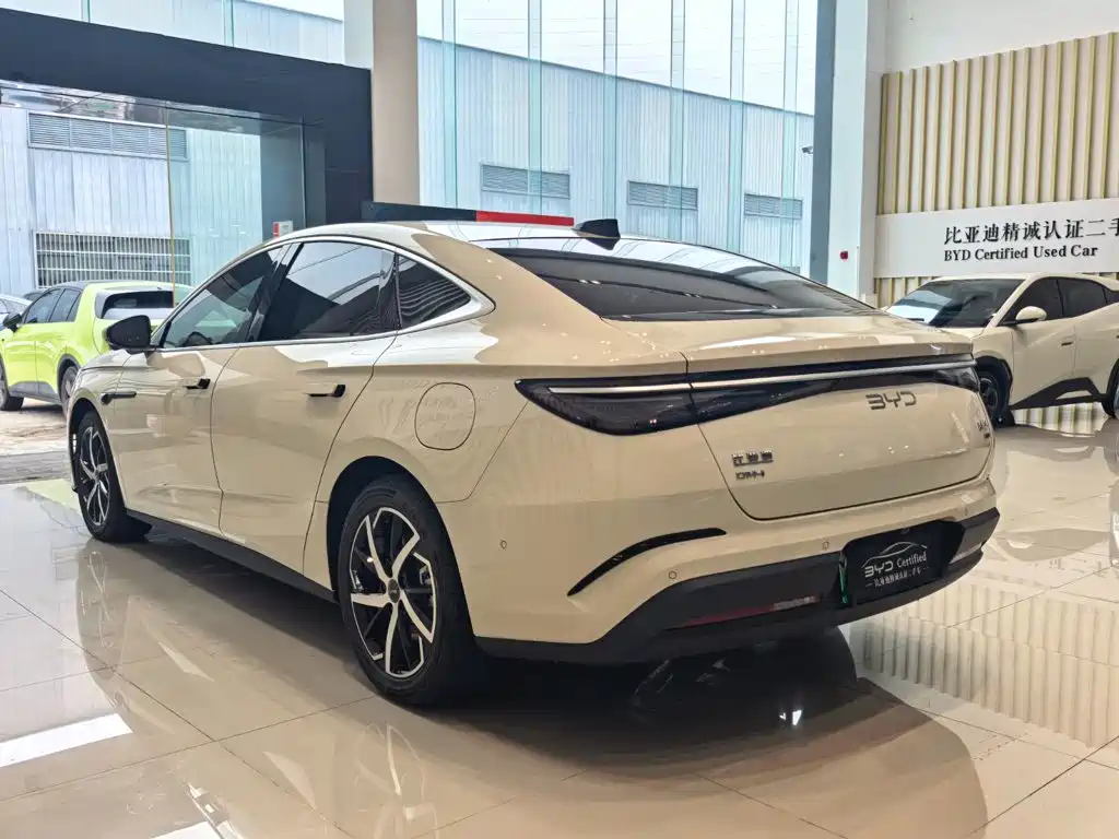BYD Seal 07 DM-i 2025 — фото 4