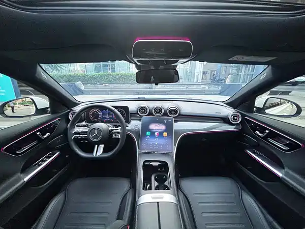 Mercedes-Benz C-Class 2025