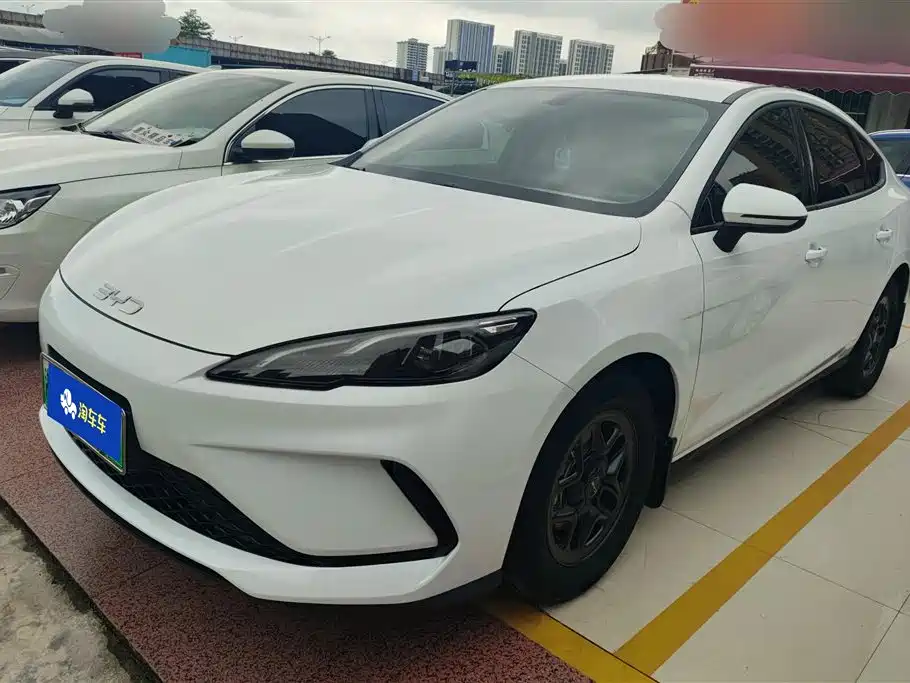 BYD Seal 05 DM-i 2025 — фото 1