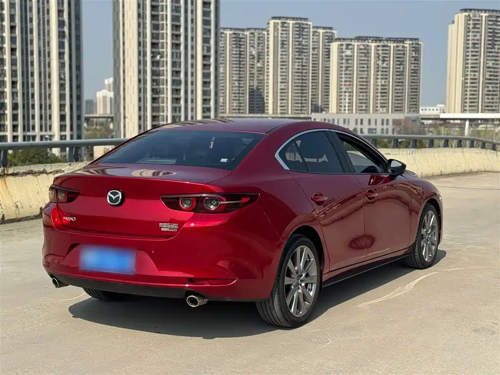 Mazda 3 Axela 2023 — фото 13