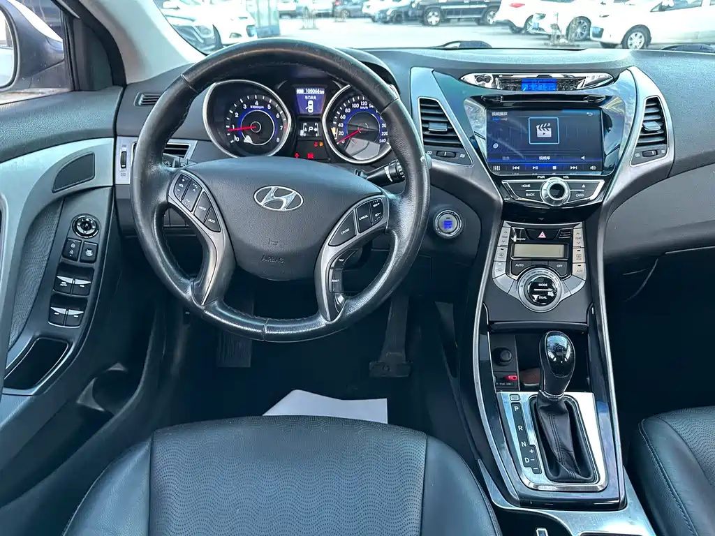 Hyundai Elantra Langdong 2014 — фото 10