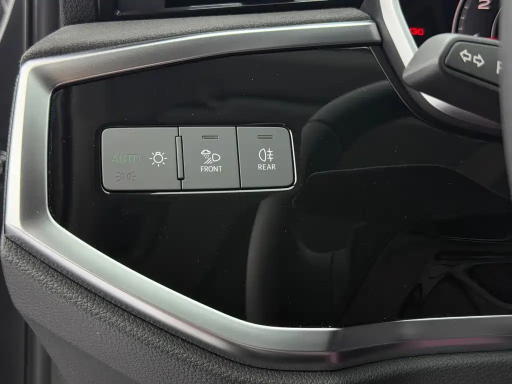 Audi Q3 2023 — фото 19