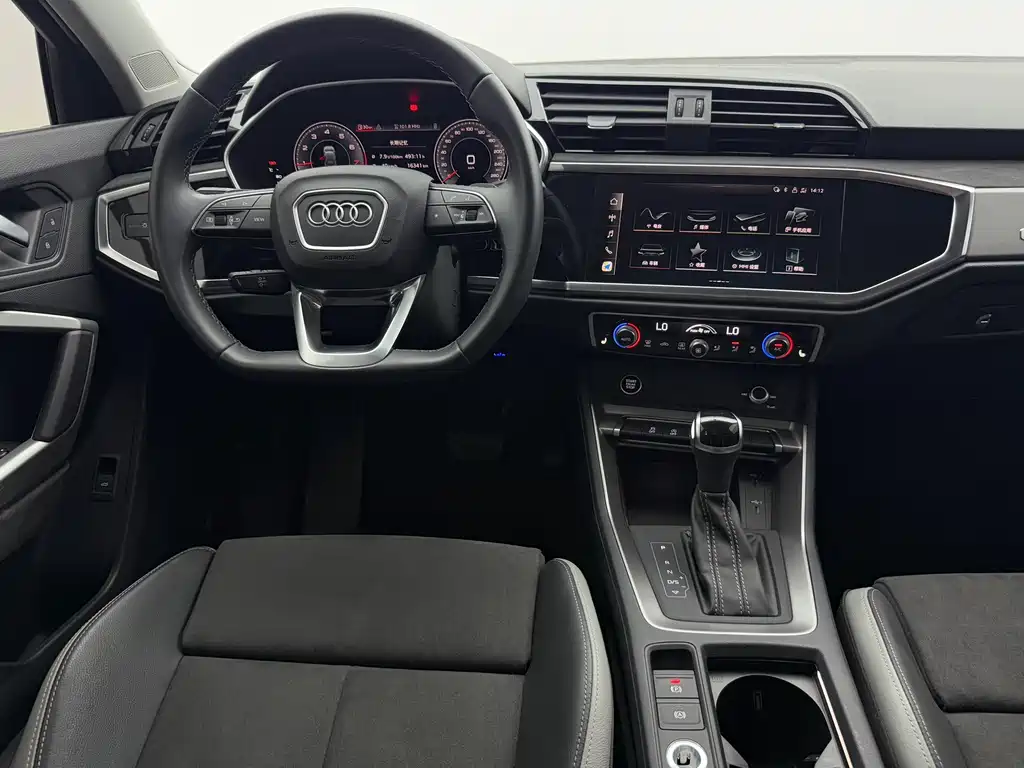 Audi Q3 2023 — фото 11