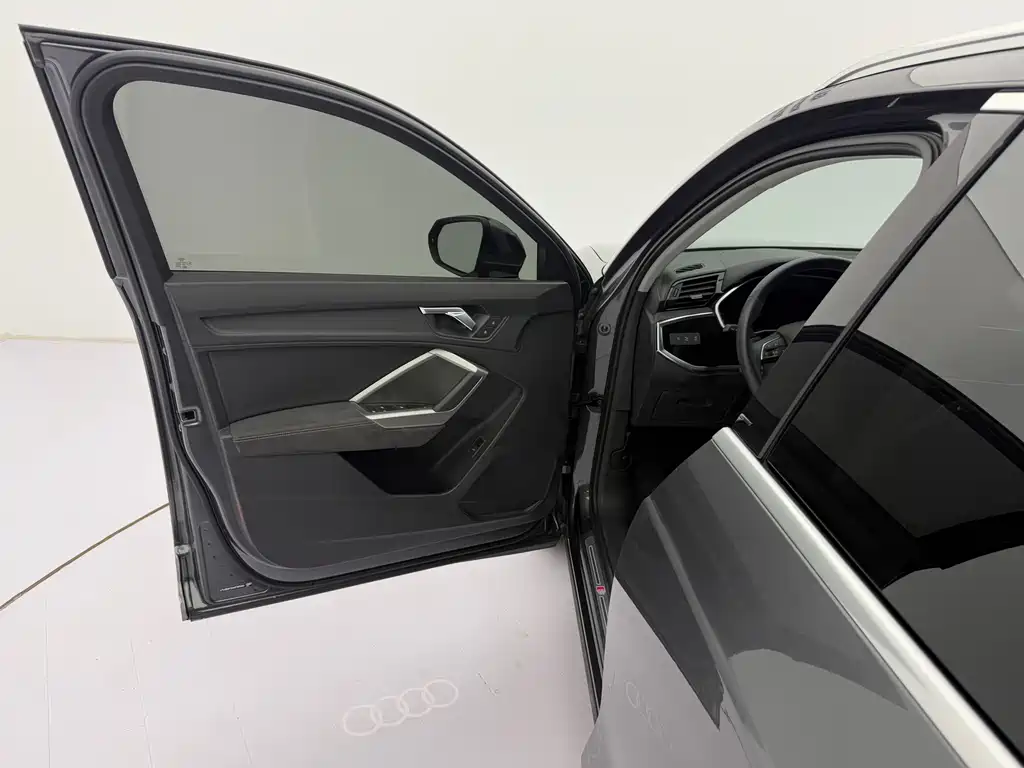 Audi Q3 2023 — фото 21