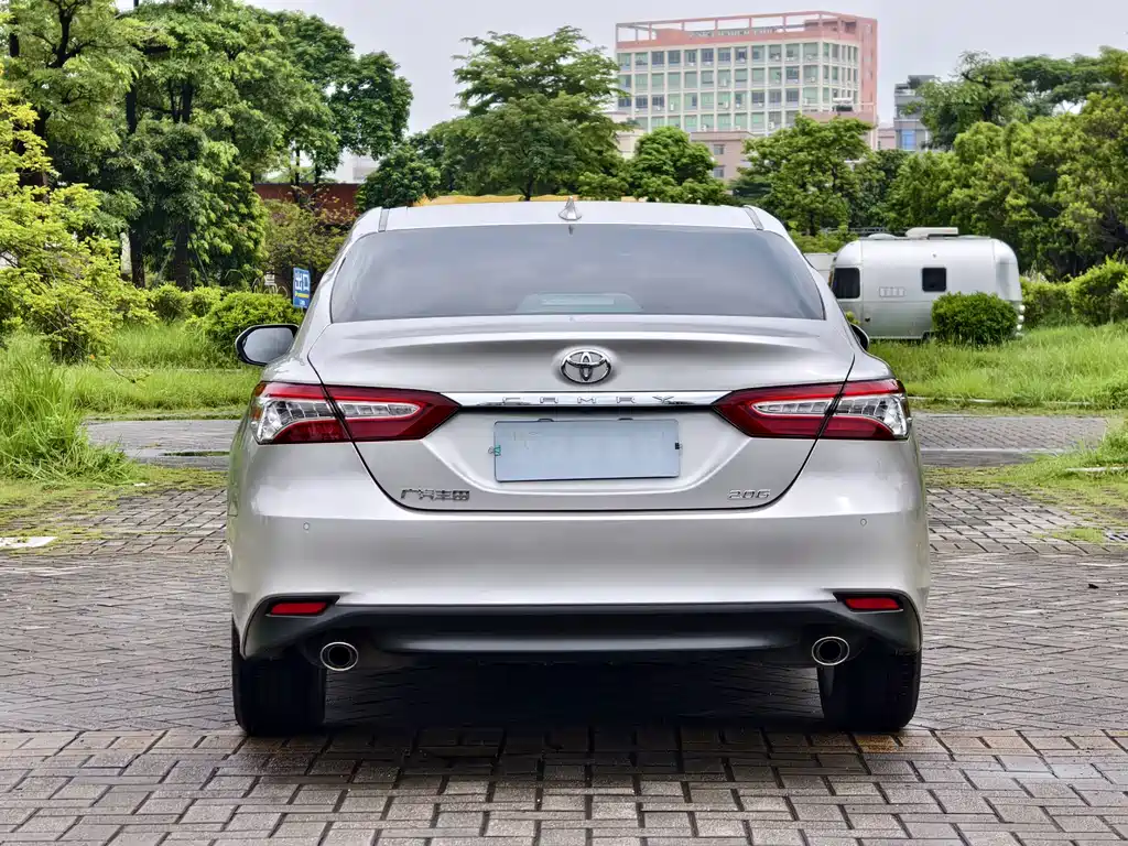 Toyota Camry 2022 — фото 11