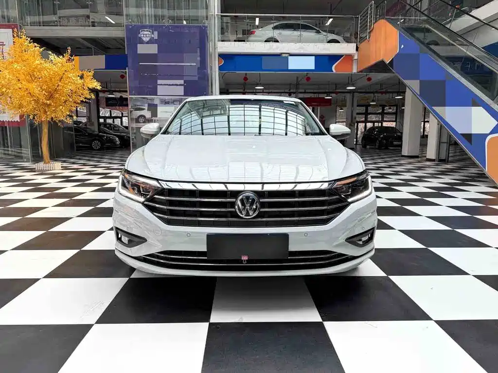 Volkswagen Sagitar 2022