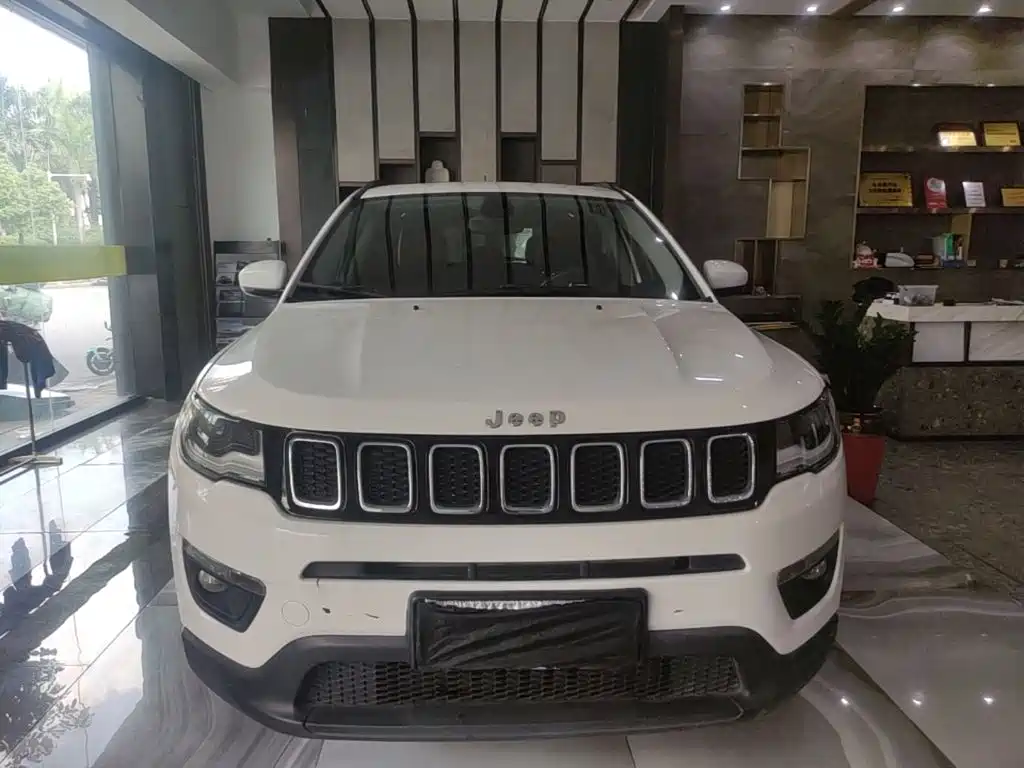 Jeep Compass 2017 — фото 3