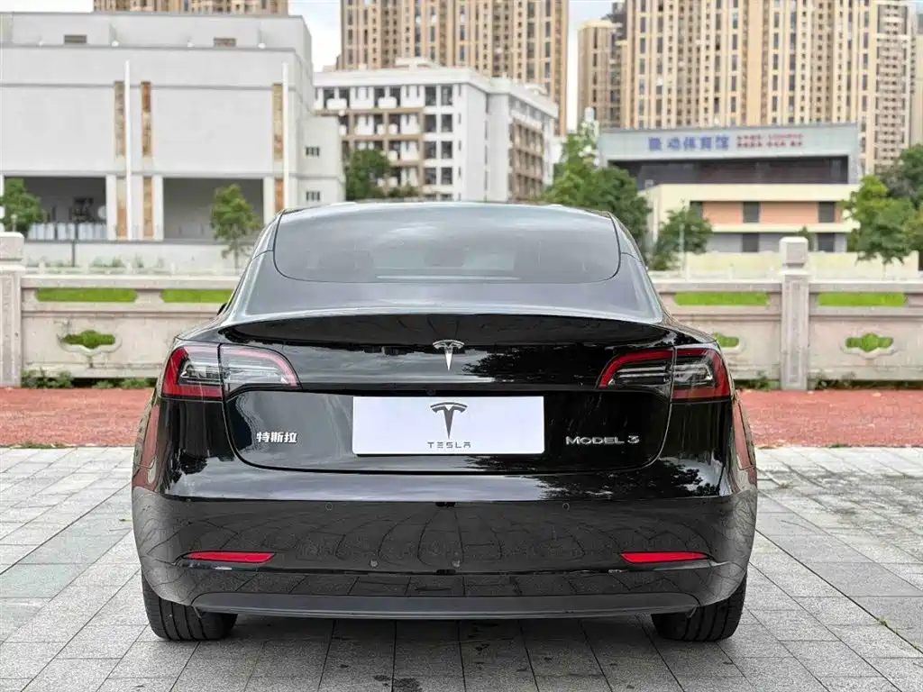 Tesla Model 3 2023 — фото 8