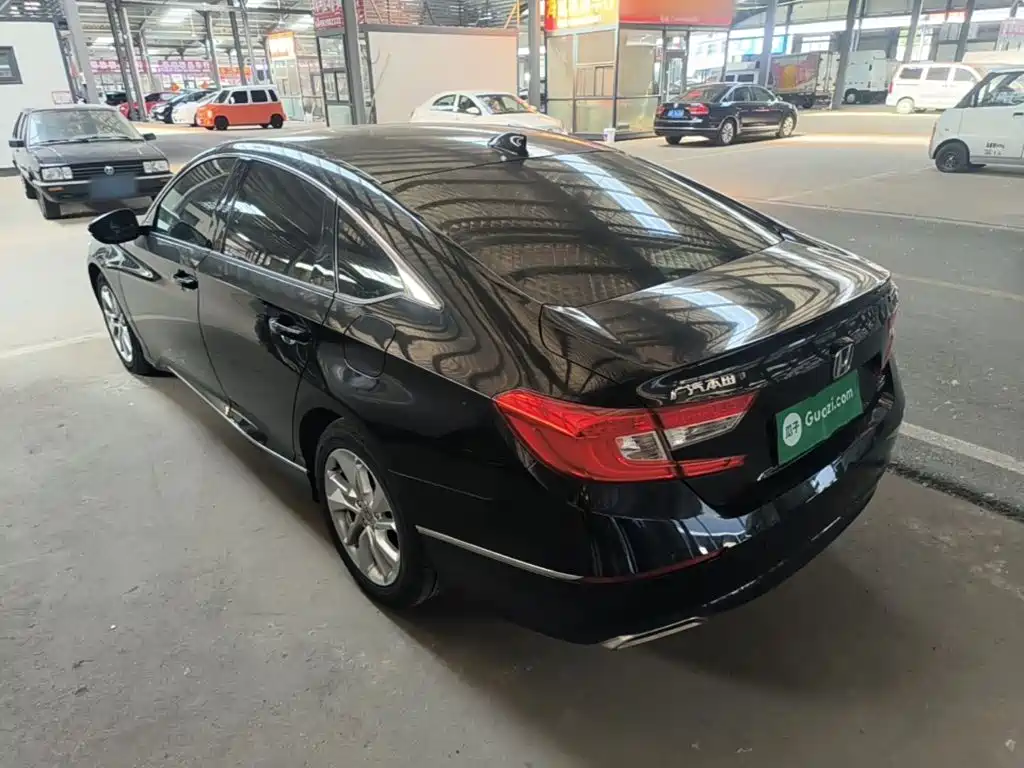 Honda Accord 2019 — фото 23