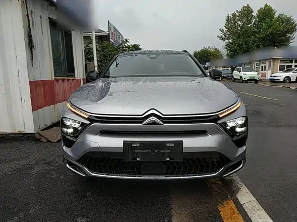 Citroën Versailles C5 X 2022