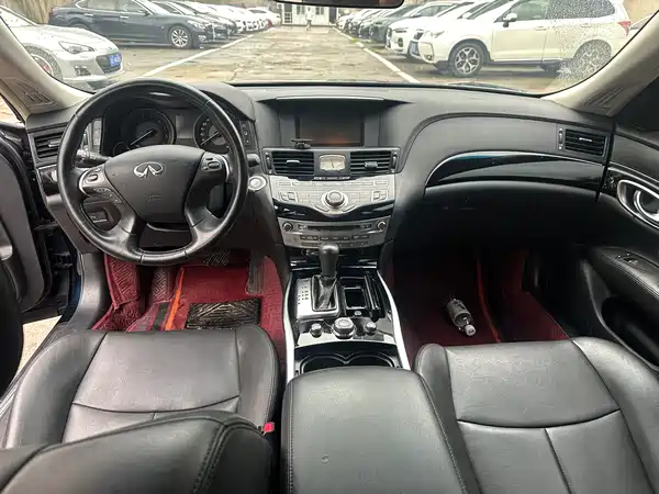 Infiniti Q70 2018