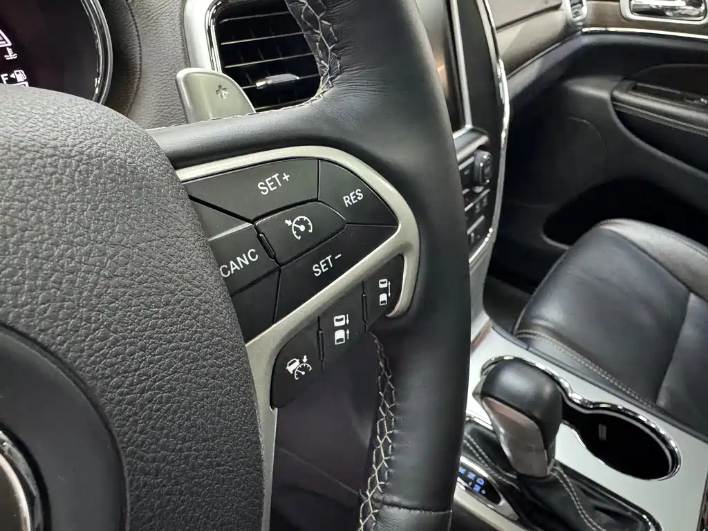 Jeep Grand Cherokee 2016 — фото 17