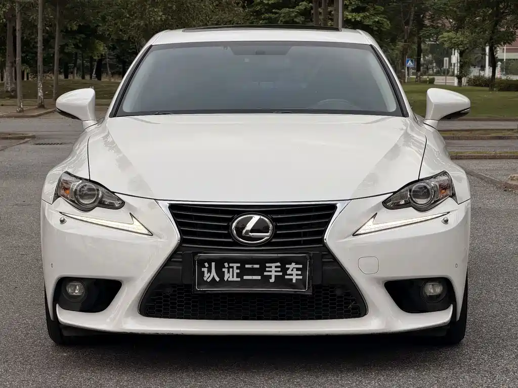 Lexus IS 2015 — фото 2
