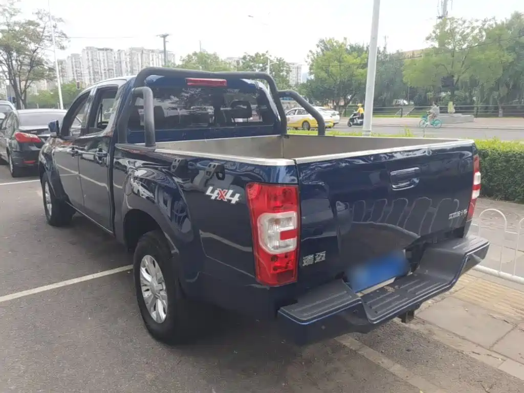 Isuzu RE-MAX Ruimai 2024