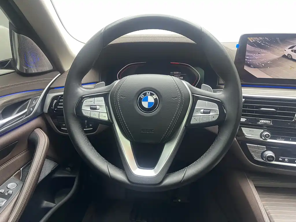 BMW 5 Series 2021 — фото 12