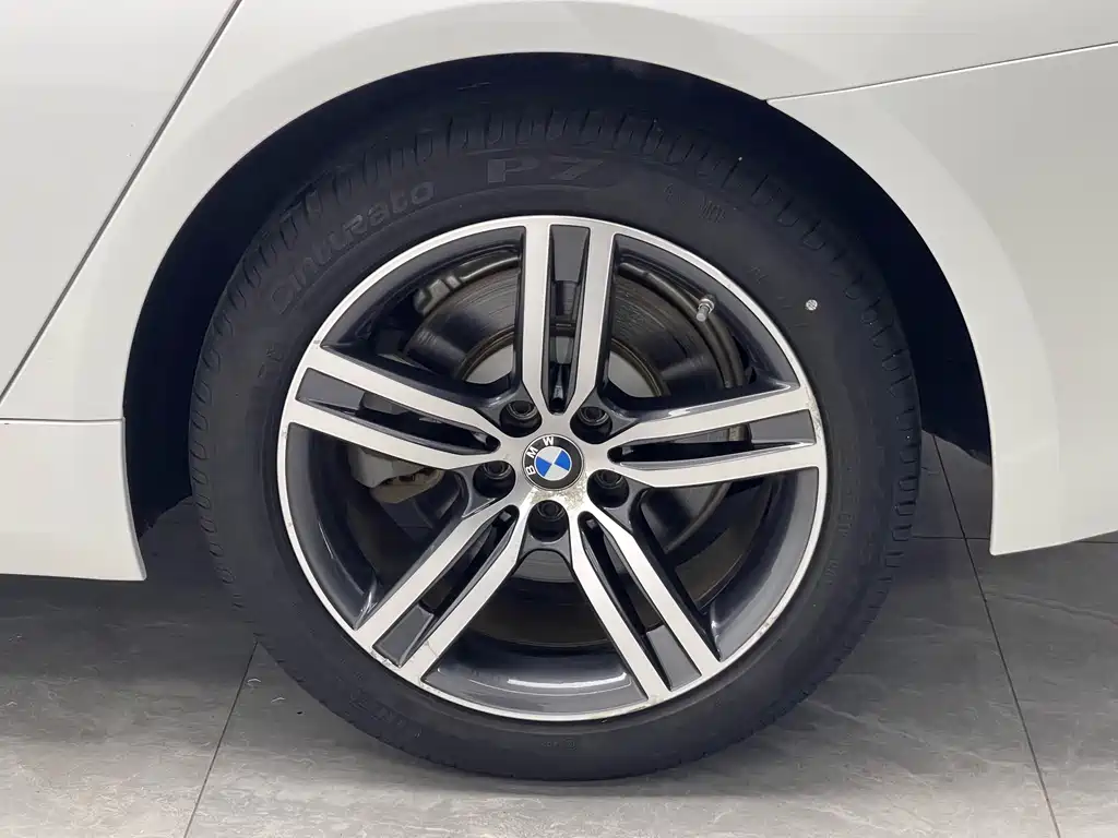 BMW 5 Series 2021 — фото 19