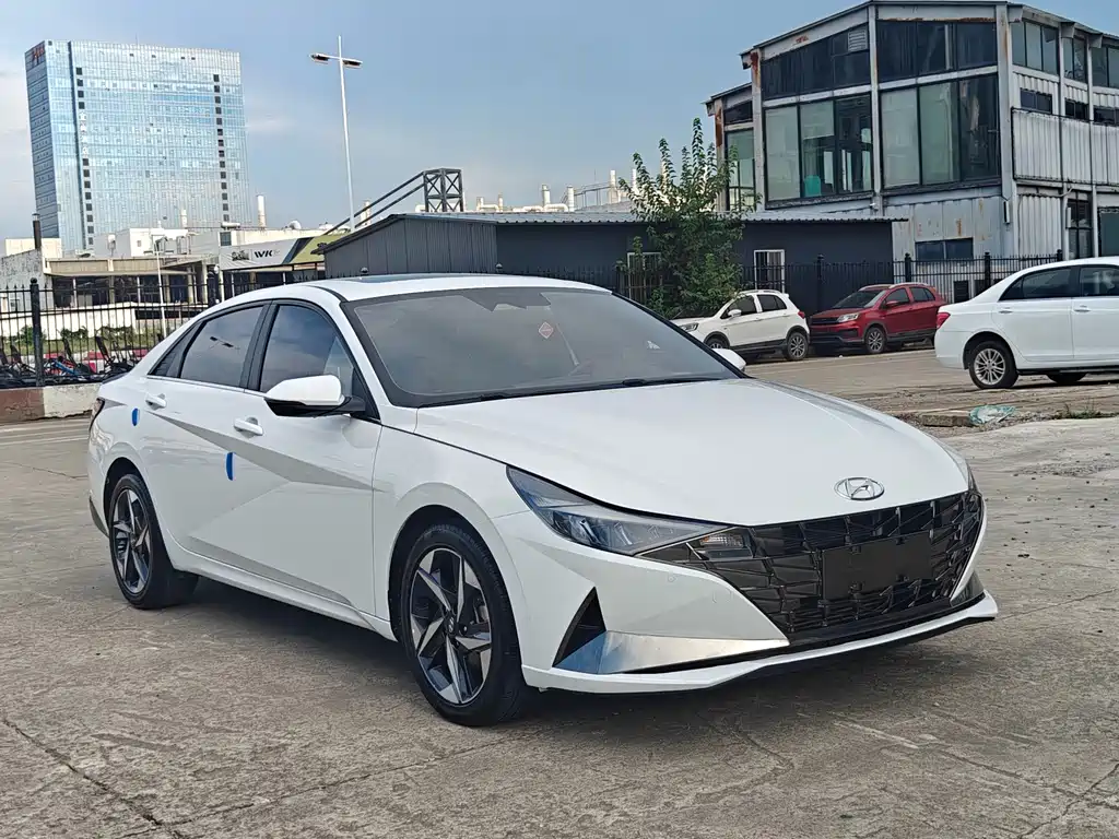 Hyundai Elantra 2023