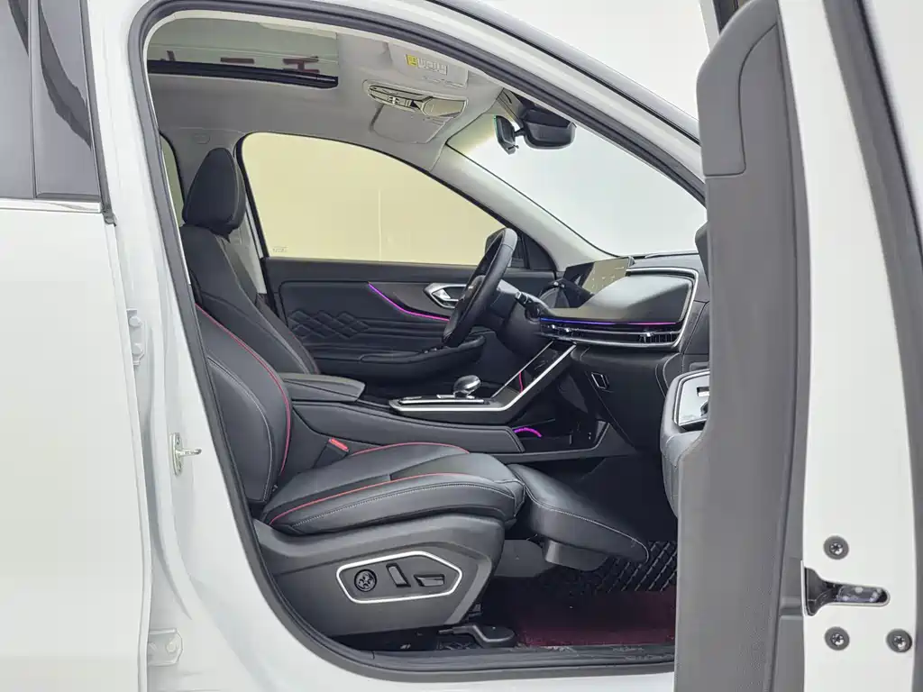 BAIC X7 2023 — фото 12