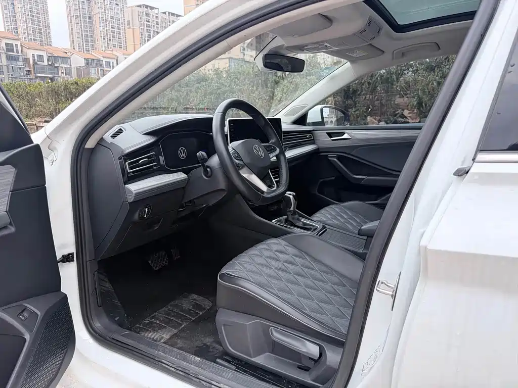 Volkswagen Sagitar 2021