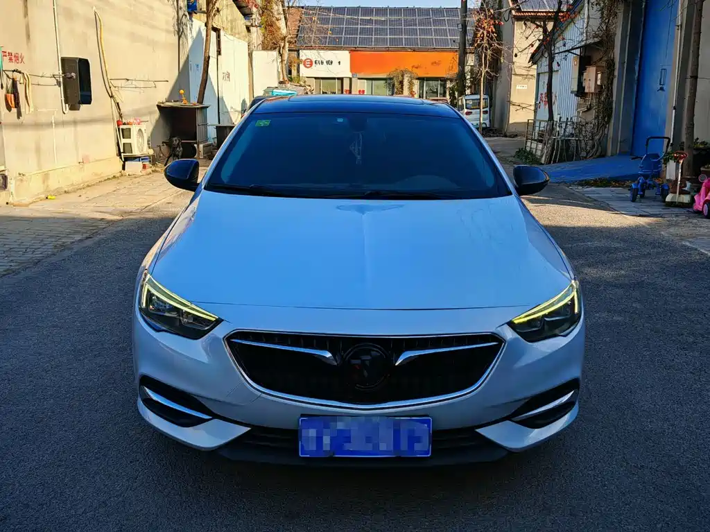 Buick Regal 2018 — фото 2