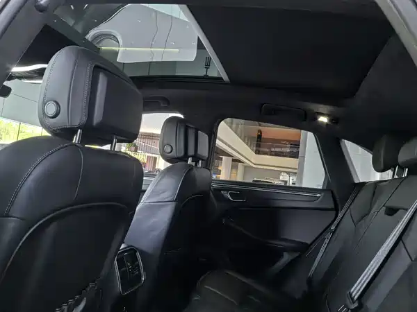 Porsche Macan 2023