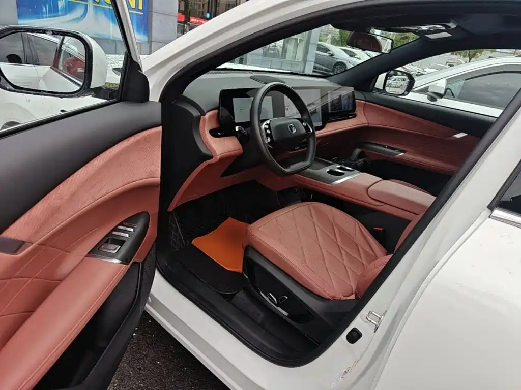 Changan CS75PLUS 2025 — фото 16