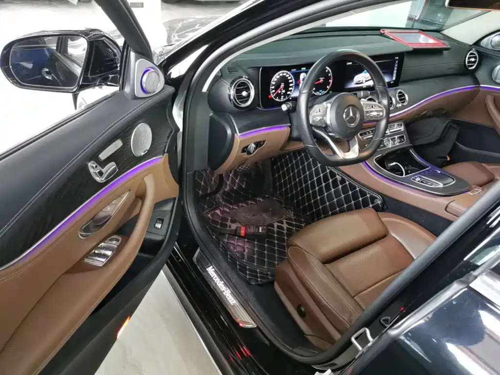 Mercedes-Benz E-Class 2019 — фото 16