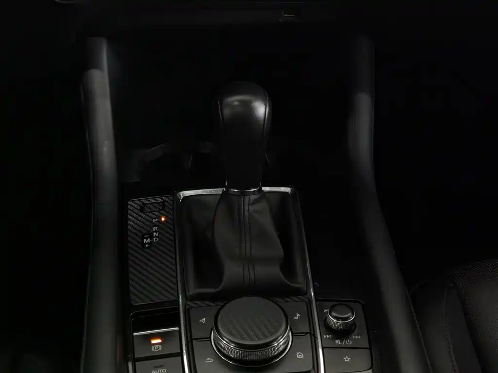 Mazda 3 Axela 2021 — фото 13
