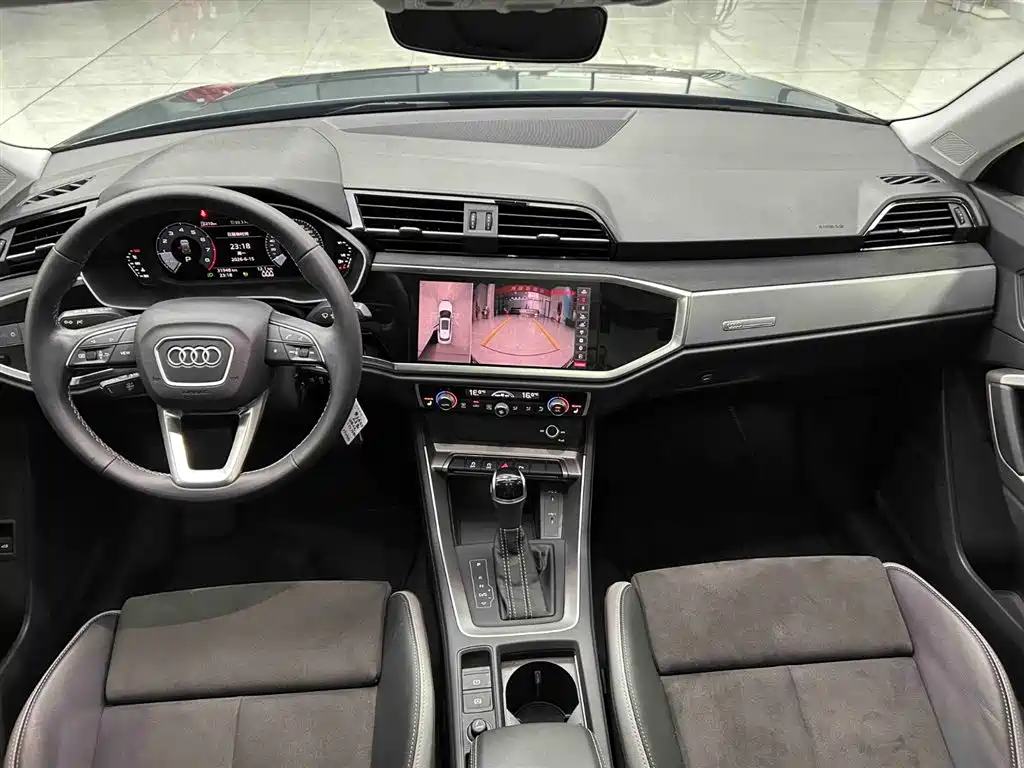 Audi Q3 2022 — фото 2