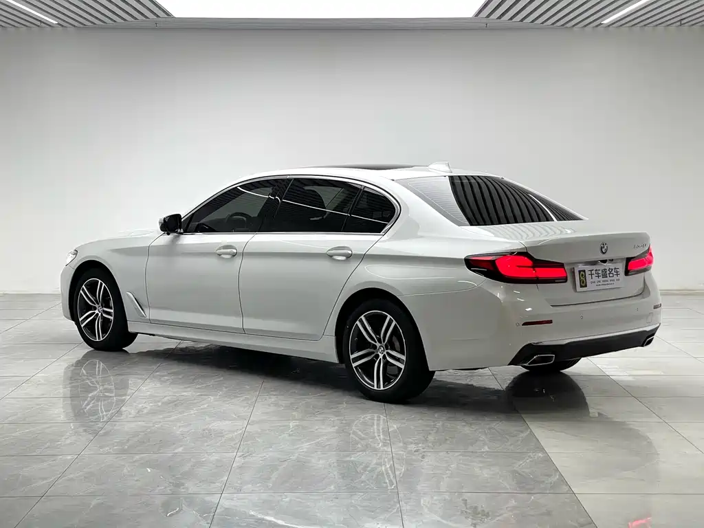 BMW 5 Series 2021 — фото 4