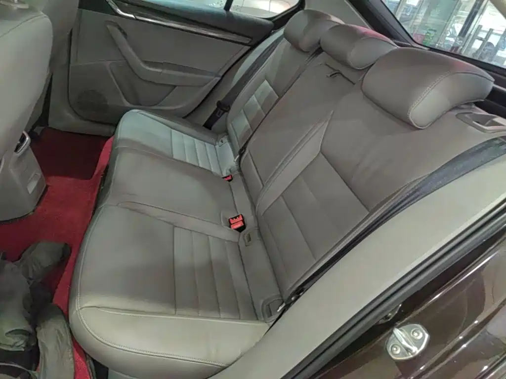 Skoda Octavia 2015 — фото 17