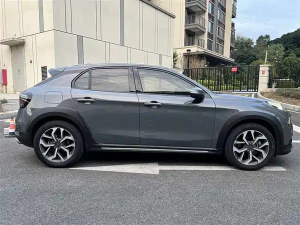 Lynk & Co 02 2019