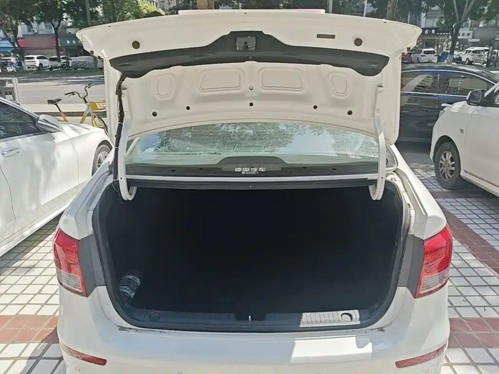 Kia K2 2015 — фото 19