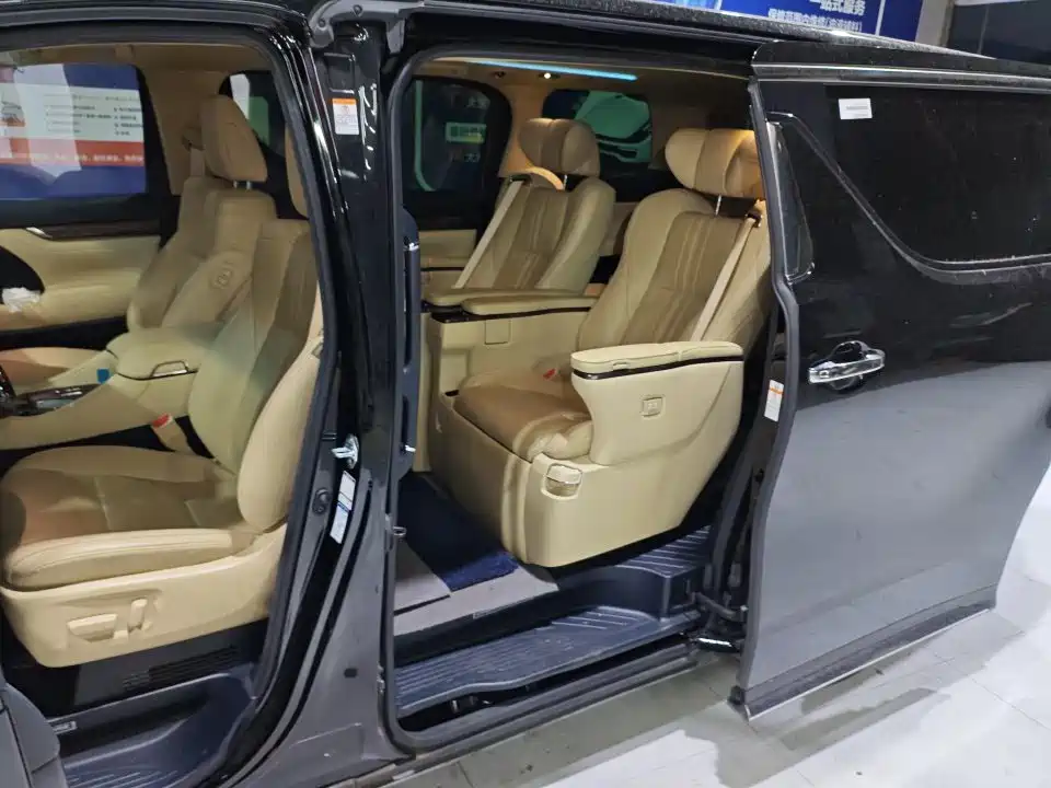 Toyota Vellfire 2022