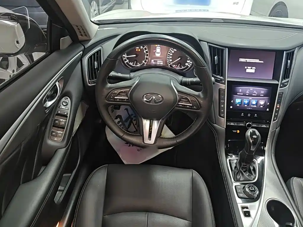 Infiniti Q50L 2018 — фото 11