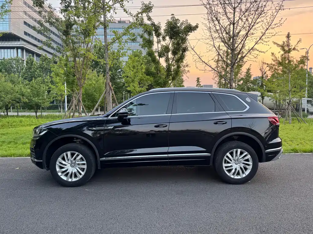 Volkswagen Touareg 2019 — фото 6