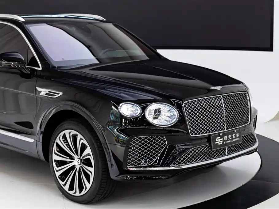Bentley Bentayga 2023 — фото 18