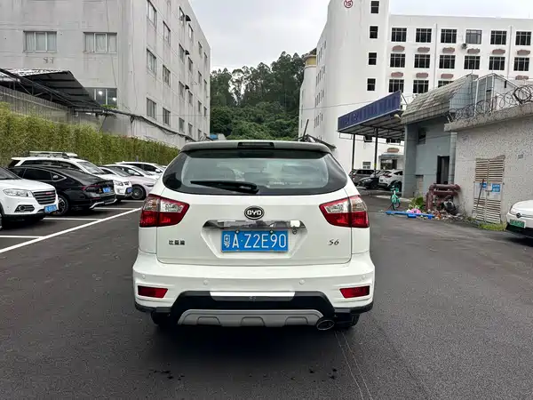 BYD S6 2013