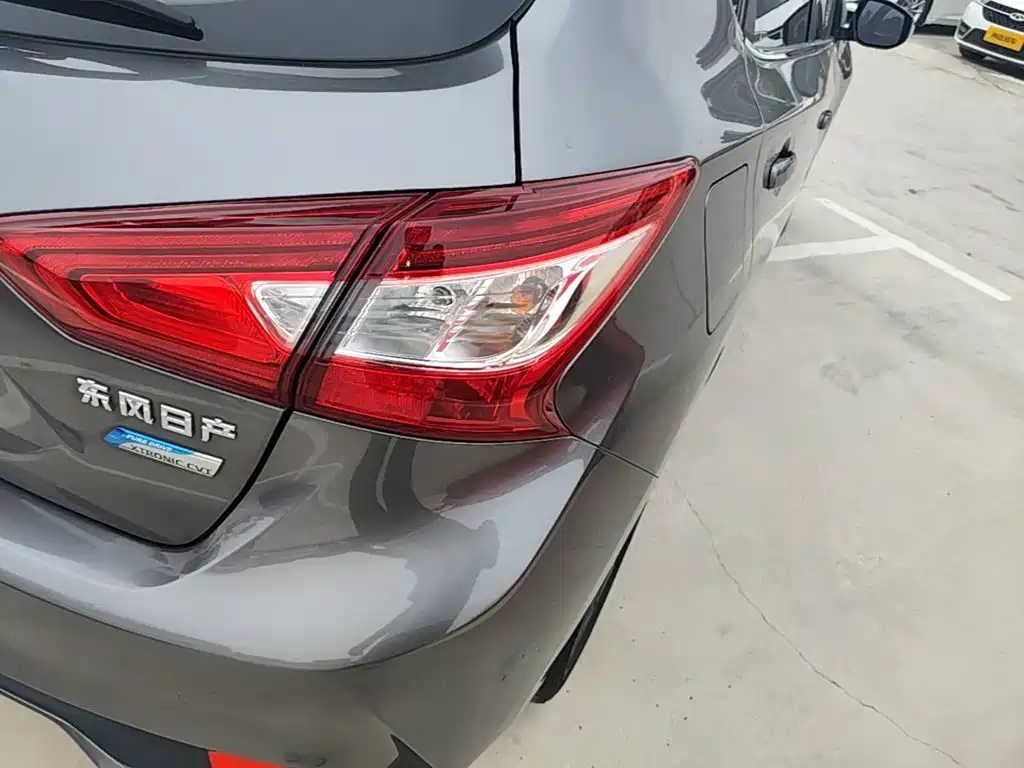 Nissan Tiida 2018 — фото 8