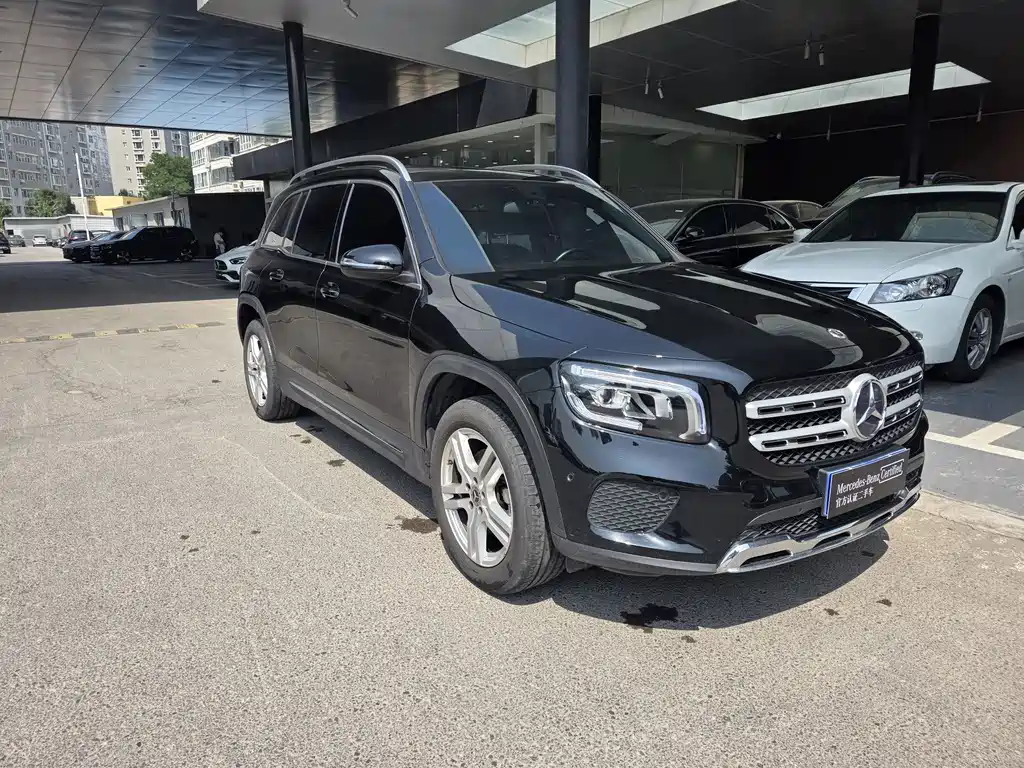 Mercedes-Benz GLB 2023