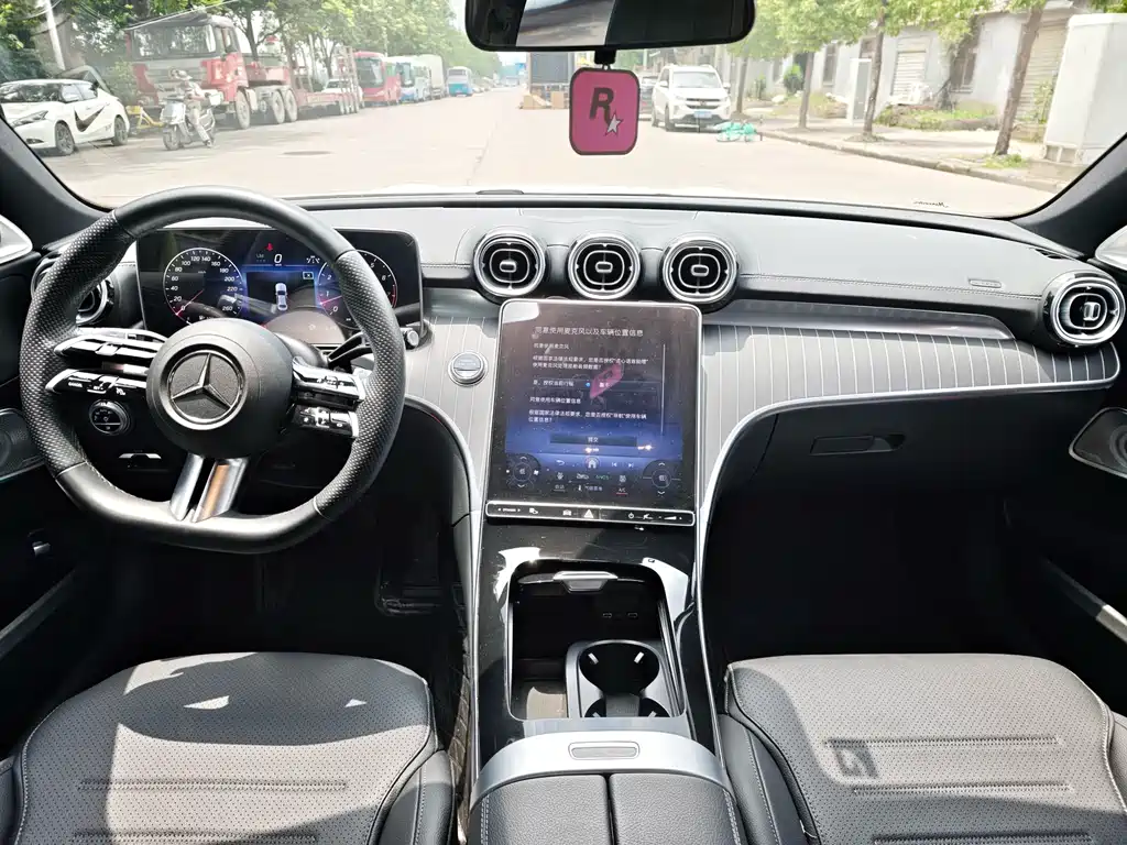 Mercedes-Benz C-Class 2023 — фото 4
