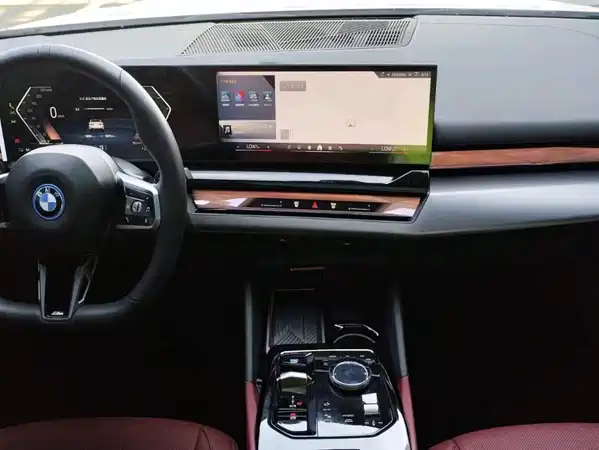 BMW i5 2026
