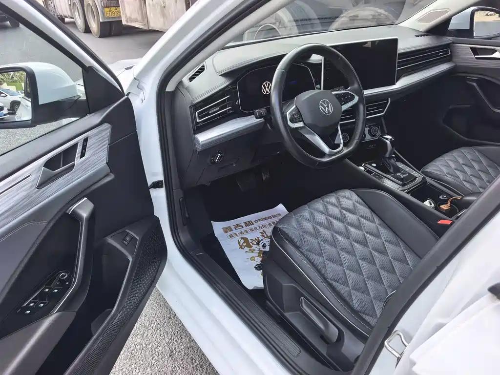 Volkswagen Sagitar 2023
