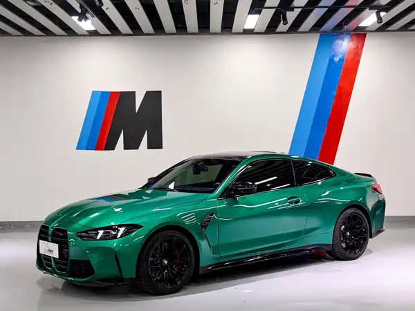 BMW M4 2025