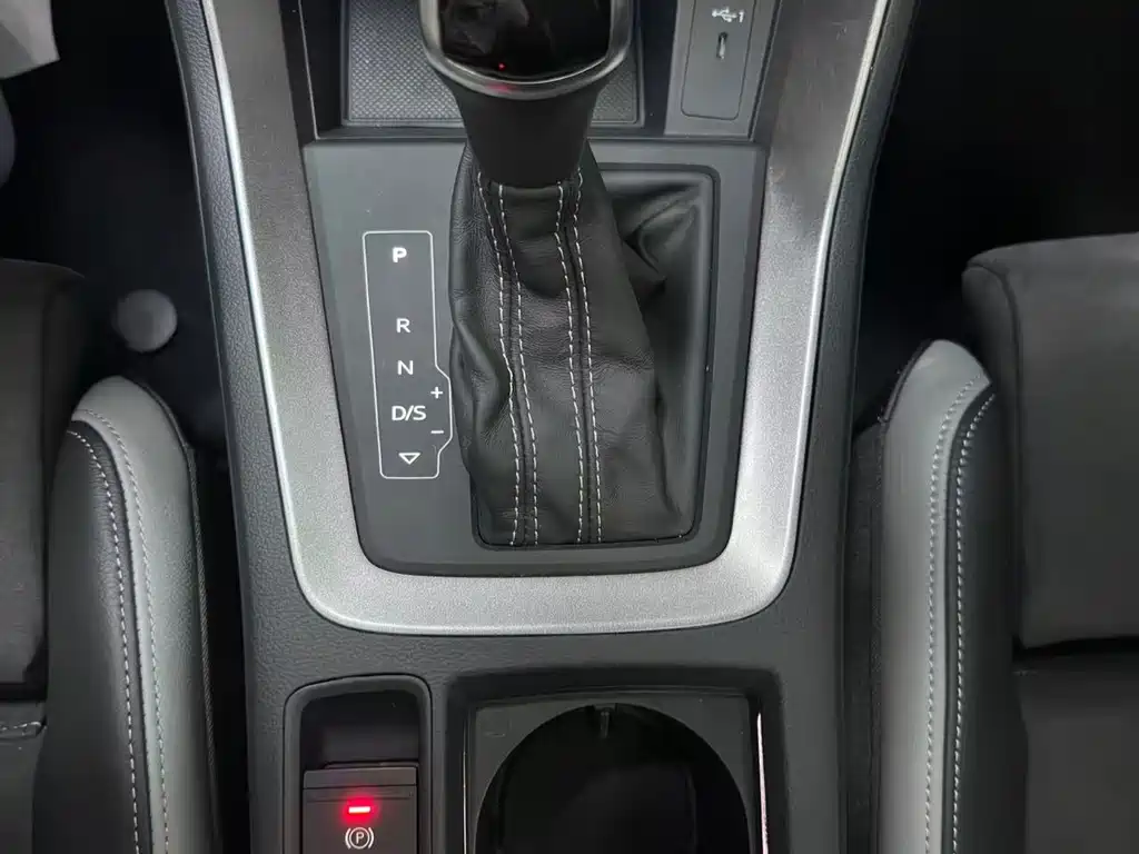 Audi Q3 2022 — фото 14