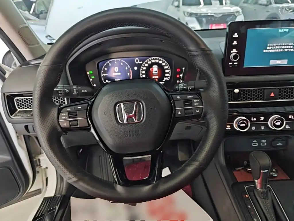Honda Civic 2024 — фото 11