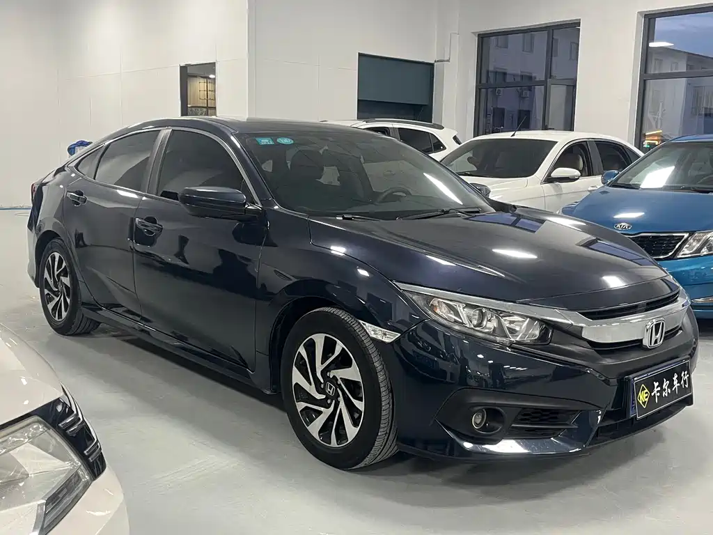 Honda Civic 2018 — фото 3