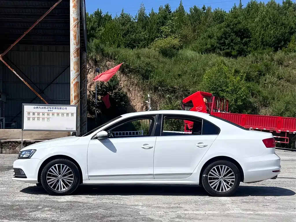 Volkswagen Sagitar 2017