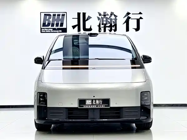 Li Auto MEGA 2025